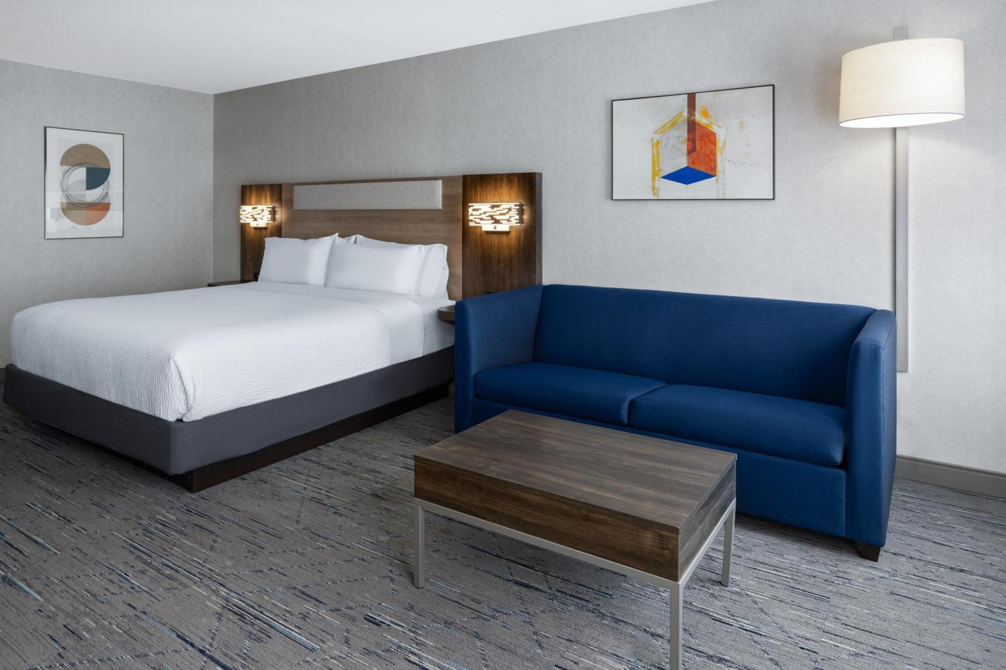 Holiday Inn Express Hotel & Suites Brattleboro By Ihg Exterior photo