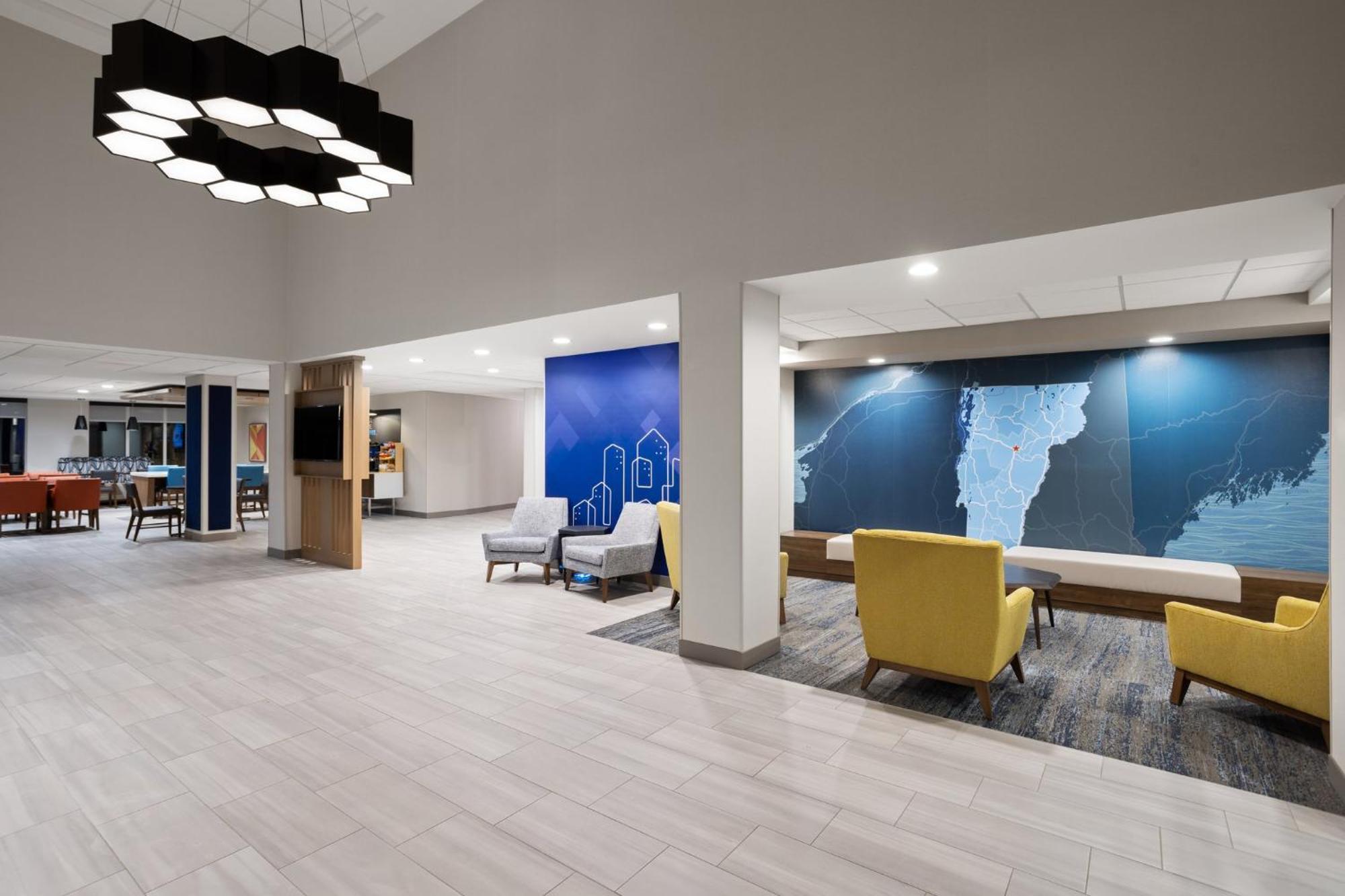 Holiday Inn Express Hotel & Suites Brattleboro By Ihg Exterior photo