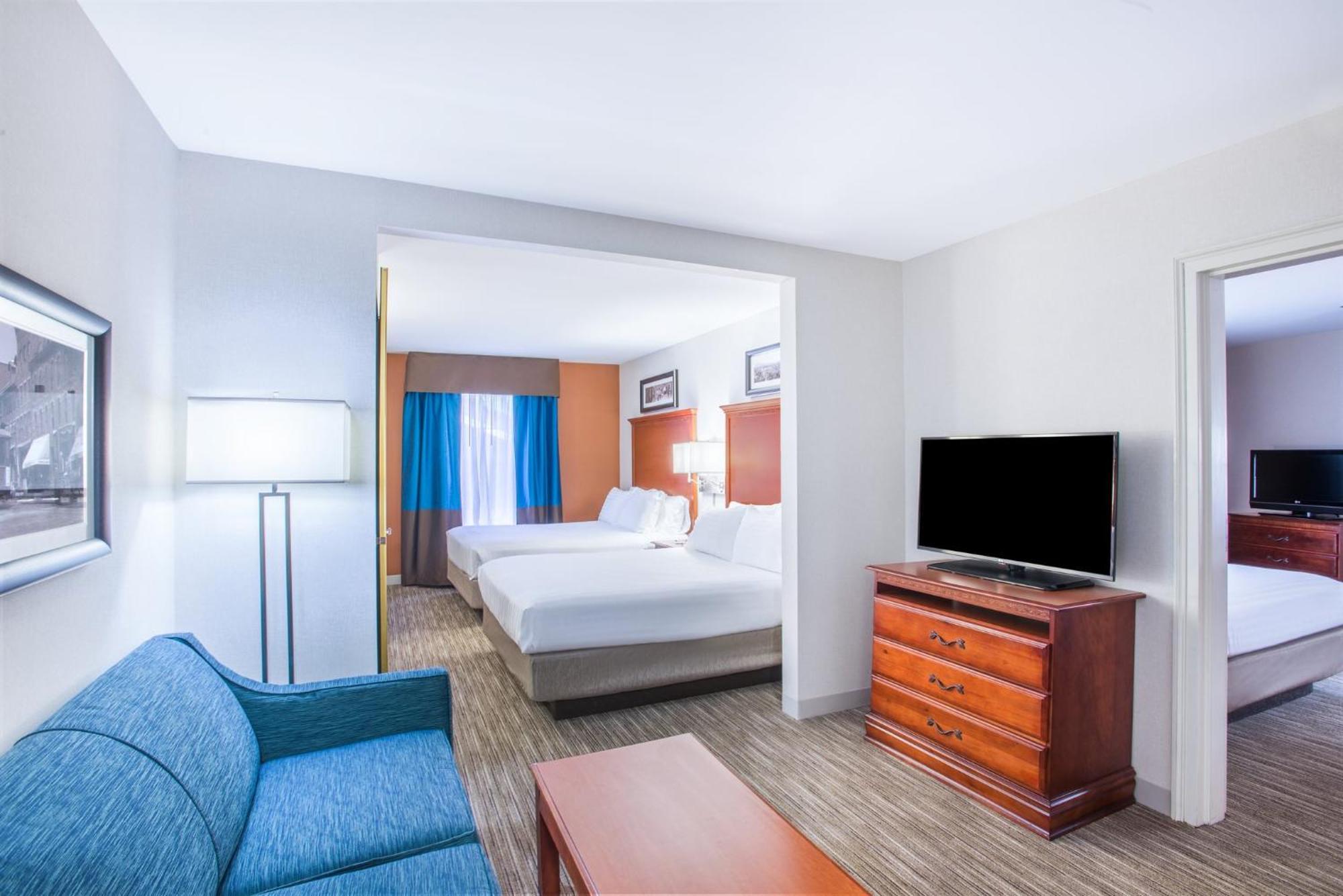 Holiday Inn Express Hotel & Suites Brattleboro By Ihg Exterior photo