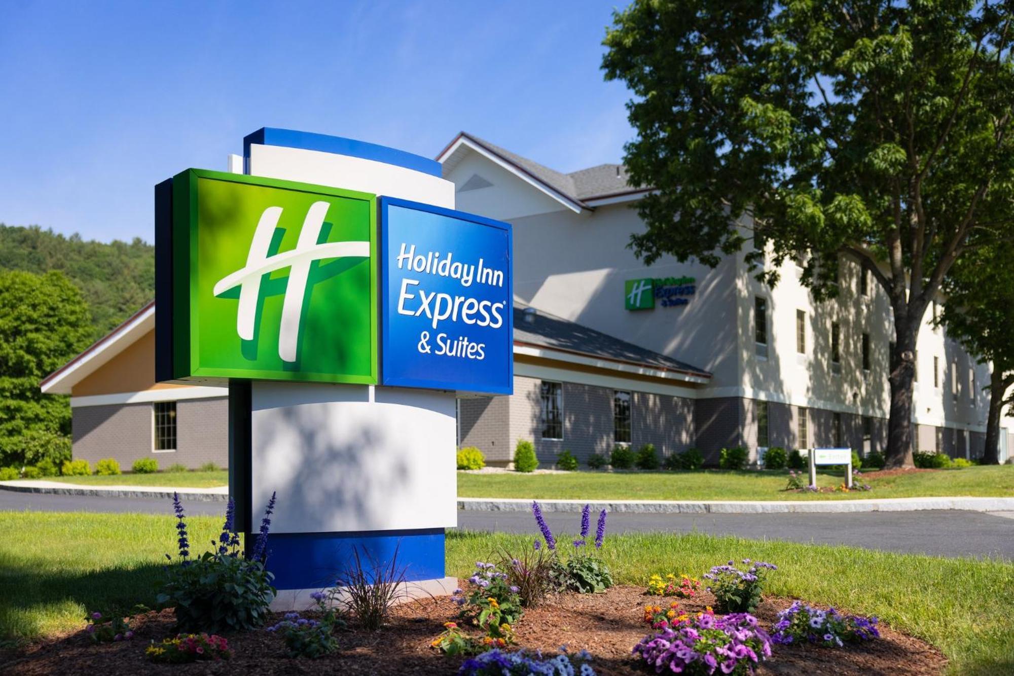 Holiday Inn Express Hotel & Suites Brattleboro By Ihg Exterior photo